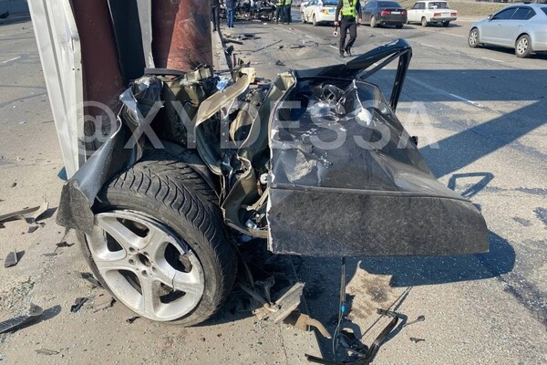 Нет живого места: на Балковской в ДТП разорвало BMW (обновлено)
