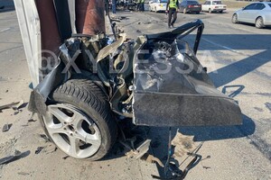 Нет живого места: на Балковской в ДТП разорвало BMW (обновлено)