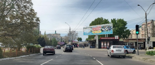 На перекрестке Небесной сотни и Глушко изменили схему движения: что нового. Фото