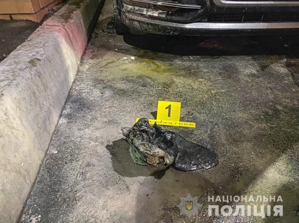 Одесситы подожгли Audi в центре Киева