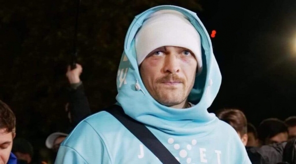Усик вернулся в Украину с чемпионскими поясами и рассказал о своих планах
