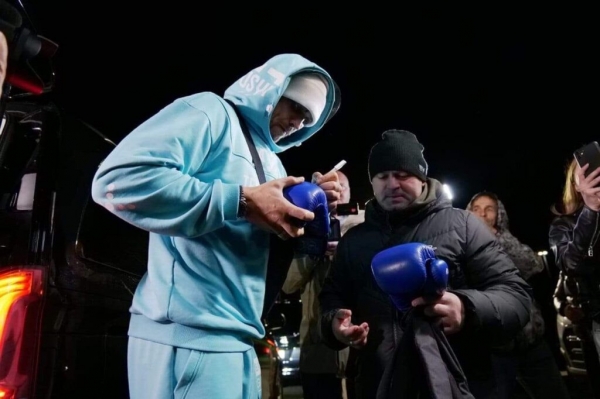 Усик вернулся в Украину с чемпионскими поясами и рассказал о своих планах