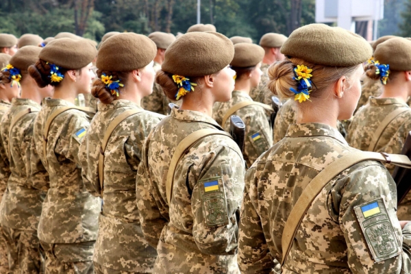 «Издевательство над женщинами»: украинцы требуют отменить приказ Минобороны о воинском учёте