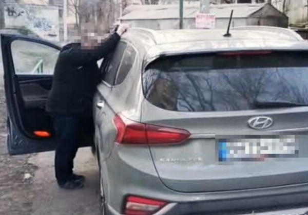 Мужа известной одесской певицы задержали по подозрению в угоне авто