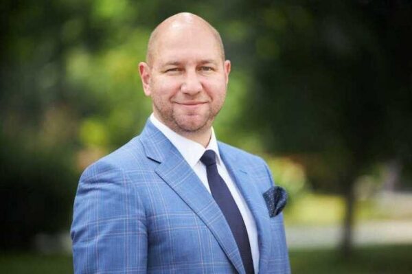 Нардеп-&laquo;слуга&raquo; натравил проверяющих на одесское кафе, где его отказались обслуживать без прививки