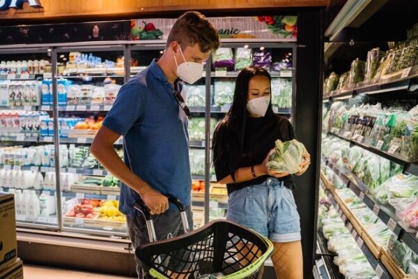 Талоны на продукты в Украине станут альтернативой денежным выплатам, – экономисты
Талоны на продукты в Украине станут альтернативой денежным выплатам, – экономисты