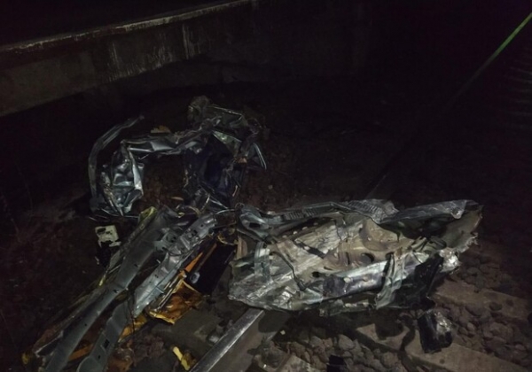 Под Одессой легковушка влетела в товарный поезд: водитель погиб (обновлено)