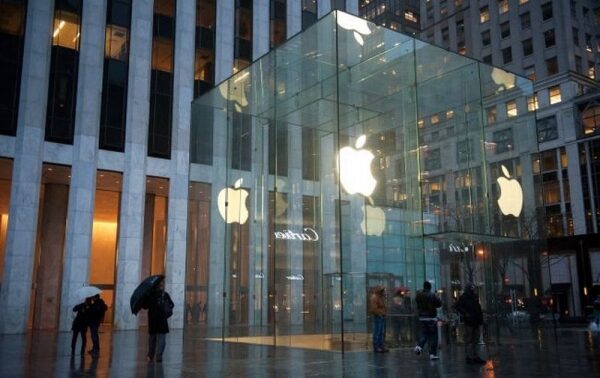 Новый iPhone, iPad и M1 Ultra: что представили на весенней презентации iPhone