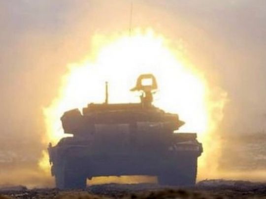 Помстився за&nbsp;загиблих: російський солдат переїхав танком свого командира-полковника