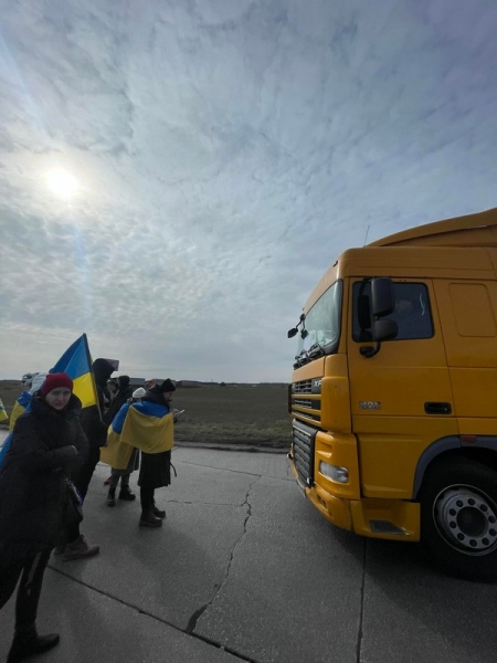 Українці в Польщі заблокували рух фур, що везли товар з Євросоюзу в Білорусь і Росію