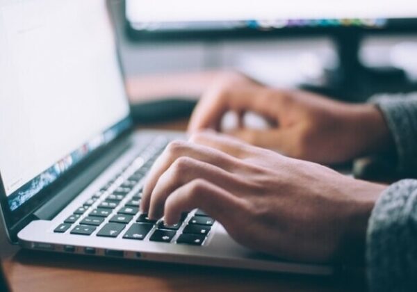 Больше 50 тысяч IT-специалистов уже выехали из Украины за границу Больше 50 тысяч IT-специалистов уже выехали из Украины за границу