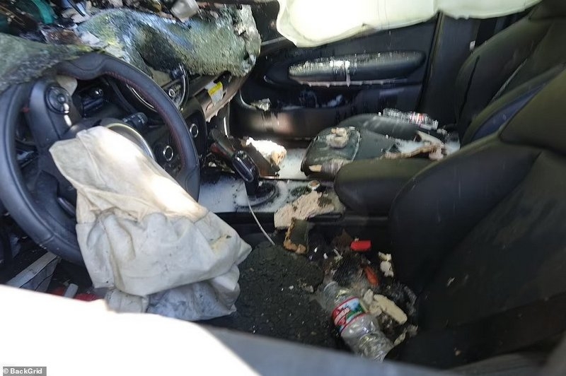 Рятувальники понад годину витягували голлівудську зірку Енн Гейч з понівеченого автомобіля