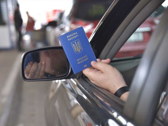 Правила посилилися: юрист пояснив, хто з&nbsp;чоловіків може виїжджати за&nbsp;кордон