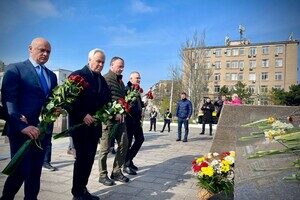 В Одессе отмечают День освобождения от фашистских захватчиков (фото, видео)