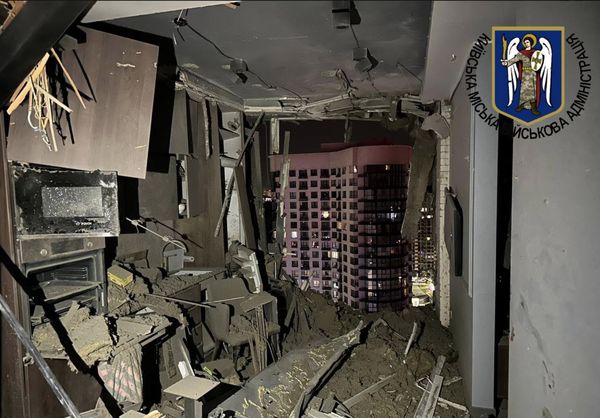 Київ третю ніч поспіль атакували безпілотники: знищено близько десятка дронів
