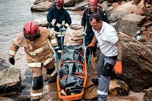Тело женщины, утонувшей неделю назад в Фонтанке, прибило к скалам