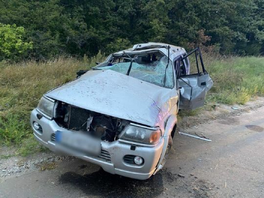 Не&nbsp;впоралася з&nbsp;керуванням: на&nbsp;Харківщині 19-річна водійка перекинула джип, загинуло двоє людей (фото)