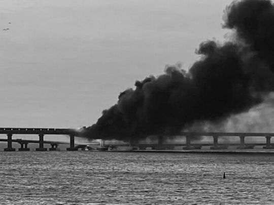 Вибухи на Кримському мосту: що відбувається (фото, відео)