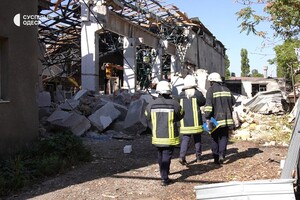От российской атаки в Одессе пострадали предприятие и выставочный зал