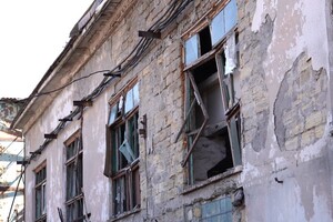 От российской атаки в Одессе пострадали предприятие и выставочный зал