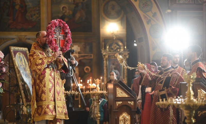 Велике свято Здвиження: особливості, звичаї, заборони та прикмети