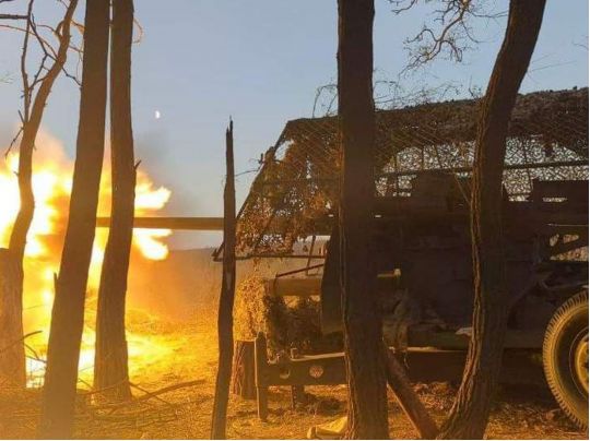 За добу ЗСУ «відмінусували» майже 900 окупантів та близько 60 одиниць техніки: де на фронті було найгарячіше