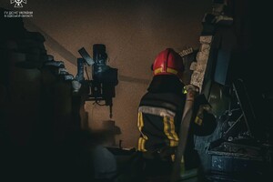 Пострадали более двух десятков авто и 20 домов: как выглядит центр Одессы после удара ракетами Пострадали более двух десятков авто и 20 домов: как выглядит центр Одессы после удара ракетами