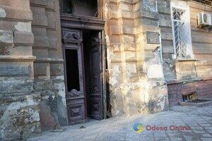 Пострадали более двух десятков авто и 20 домов: как выглядит центр Одессы после удара ракетами Пострадали более двух десятков авто и 20 домов: как выглядит центр Одессы после удара ракетами