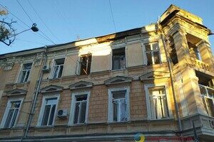 Пострадали более двух десятков авто и 20 домов: как выглядит центр Одессы после удара ракетами Пострадали более двух десятков авто и 20 домов: как выглядит центр Одессы после удара ракетами