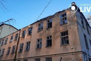 Пострадали более двух десятков авто и 20 домов: как выглядит центр Одессы после удара ракетами Пострадали более двух десятков авто и 20 домов: как выглядит центр Одессы после удара ракетами