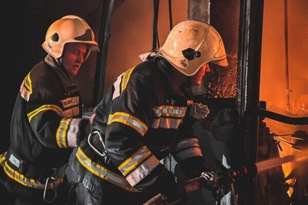 Пострадали более двух десятков авто и 20 домов: как выглядит центр Одессы после удара ракетами Пострадали более двух десятков авто и 20 домов: как выглядит центр Одессы после удара ракетами