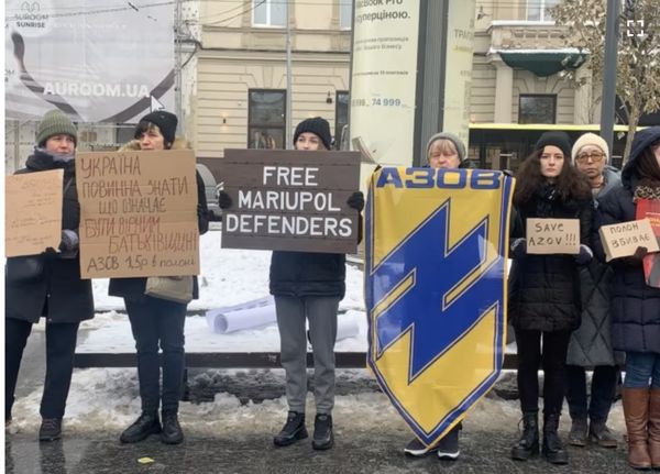 «Полон вбиває»: рідні військовополонених влаштували акції по всій Україні