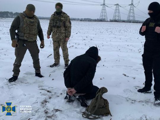 Кріпив GPS-трекери на опори ЛЕП: СБУ затримала диверсанта-«вагнерівця»