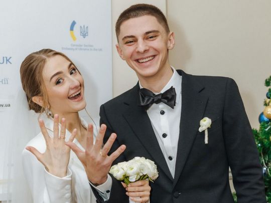 Футболіст збірної України Миколенко одружився в&nbsp;Англії&hellip; без шкарпеток (фото)