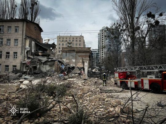 Досі трусить від шоку: як зірки пережили ранковий обстріл столиці