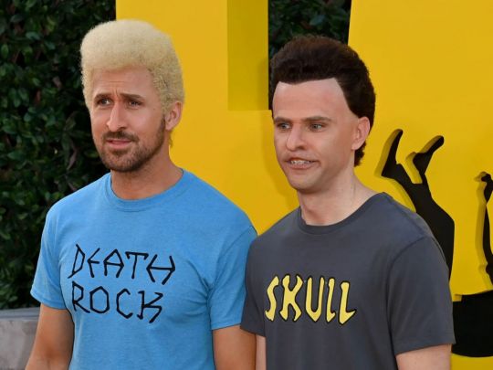 Зірка «Барбі» Райан Гослінг та Мікі Дей прийшли на прем’єру фільму в образах Бівіса та Батт-Хеда (відео)
