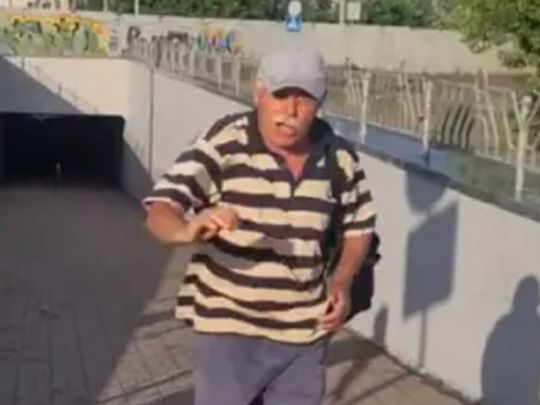 Ніхто не&nbsp;втрутився: у&nbsp;Києві любителі &laquo;руського міра&raquo; напали на&nbsp;дружину військової через українську мову (відео)
