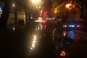 Из-за непогоды в Одессе затопило ряд улиц: какая обстановка на утро (обновлено)