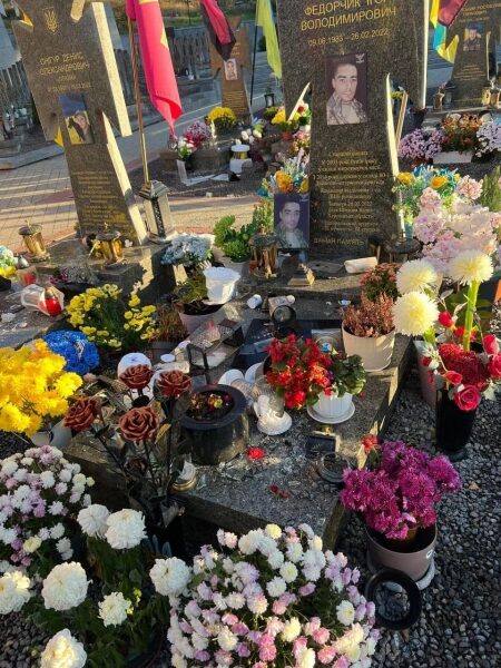 У&nbsp;Львові невідомі сплюндрували могили військових на&nbsp;Личаківському цвинтарі (фото)