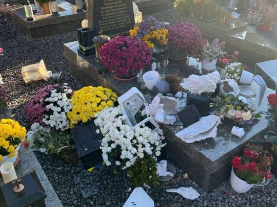 У&nbsp;Львові невідомі сплюндрували могили військових на&nbsp;Личаківському цвинтарі (фото)