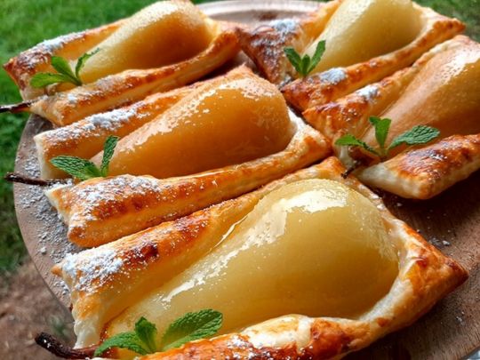 Новорічні ласощі з грушею: чарівний смак і аромат
