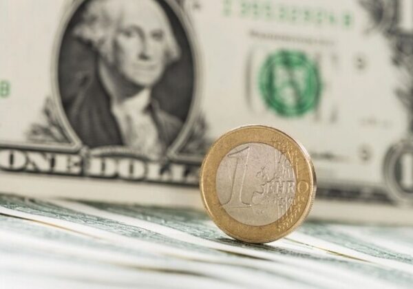 Курс валют в Украине 8 марта 2025 года: сколько стоит доллар и евро