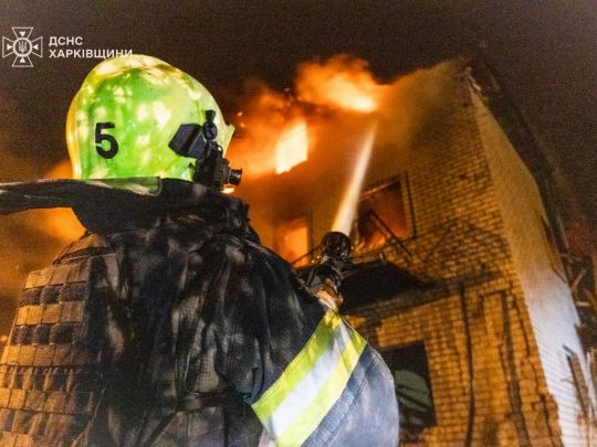 У Харкові десятки постраждалих після вечірнього нальоту дронів на місто (фото, відео)