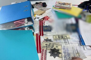 Паспорт моряка за взятку: в Одессе разоблачили коррупционную схему