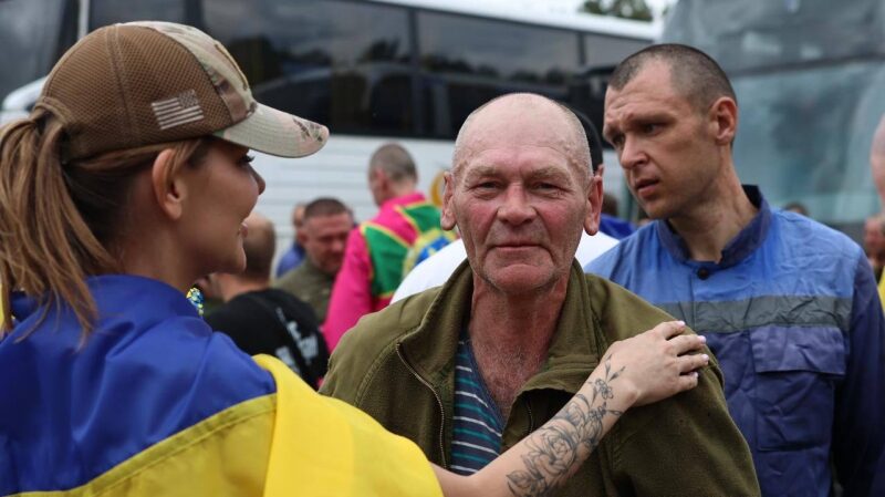 Україна та&nbsp;росія провели другий етап масштабного обміну полоненими (фото)