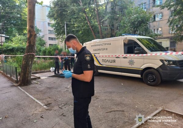 В Хаджибейском районе Одессы мужчина несколько раз ударил соседа ножом: ему грозит до восьми лет тюрьмы В Хаджибейском районе Одессы мужчина несколько раз ударил соседа ножом: ему грозит до восьми лет тюрьмы