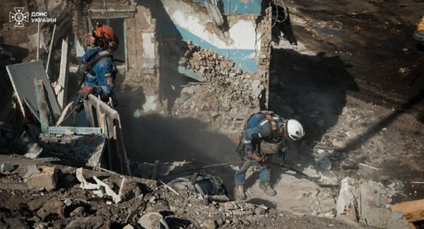 Тіла досі дістають з-під руїн у&nbsp;Києві: рятувальники розбирали завали всю ніч