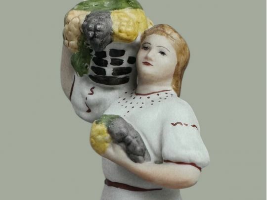 «Ця ягода, оспівана українськими фарфористами, є джерелом прибутку багатьох знаменитостей», — колекціонерка Людмила Карпінська-Романюк