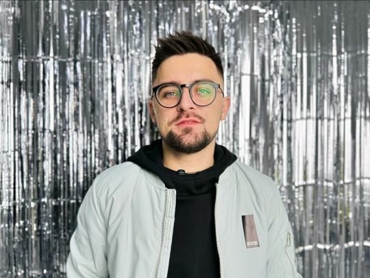 &laquo;Я&nbsp;не&nbsp;святий, але вмію кохати&raquo;: співак Юлік приємно вразив новою піснею