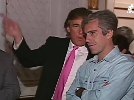 Чек від Трампа та&nbsp;зустріч у&nbsp;маєтку Мар-а-Лаго: що&nbsp;знайшли у&nbsp;файлах Епштейна